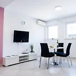 Lapad Cove דוברובניק