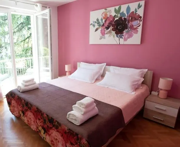 Апартаменты Lapad Cove *